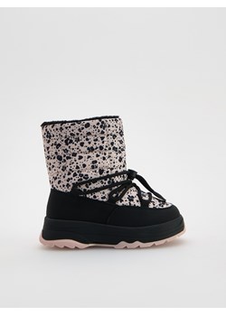 Reserved - Ocieplane śniegowce z wiązaniem - czarny ze sklepu Reserved w kategorii Buty zimowe dziecięce - zdjęcie 188482062