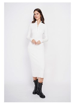 ASSUILI Sukienka dzianinowa w kolorze białym ze sklepu Limango Polska w kategorii Sukienki - zdjęcie 188483502