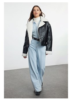 trendyol Kurtka zimowa w kolorze czarnym ze sklepu Limango Polska w kategorii Kurtki damskie - zdjęcie 188490490