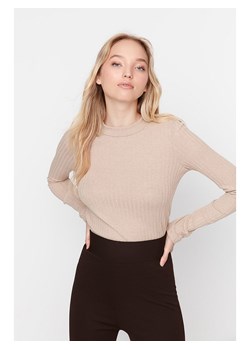 trendyol Koszulka w kolorze beżowym ze sklepu Limango Polska w kategorii Bluzki damskie - zdjęcie 188491073