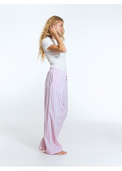 Reserved - Spodnie od piżamy - różowy ze sklepu Reserved w kategorii Piżamy damskie - zdjęcie 188501144