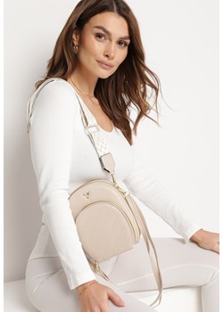 Beżowa Mała Torebka Owalna z Ozdobnym Paskiem i Pikowaniem Saeuse ze sklepu born2be.pl w kategorii Plecaki - zdjęcie 188502840