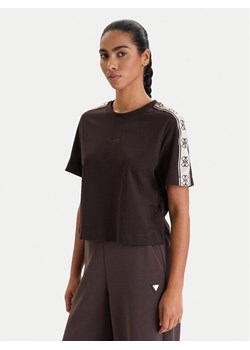 Guess T-Shirt V3RI08 I3Z14 Brązowy Regular Fit ze sklepu MODIVO w kategorii Bluzki damskie - zdjęcie 188506213