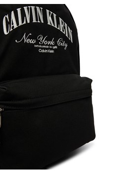 Plecak Calvin Klein Graphic Capsule Round Backpack LV04D3345G Czarny ze sklepu eobuwie.pl w kategorii Plecaki - zdjęcie 188511984
