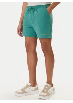 Tommy Jeans Szorty sportowe Contrast Linear DM0DM22697 Zielony Regular Fit ze sklepu MODIVO w kategorii Spodenki męskie - zdjęcie 188514013