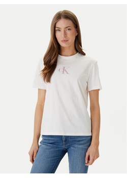 Calvin Klein Jeans T-Shirt Classic Foil LV047E804G Biały Regular Fit ze sklepu MODIVO w kategorii Bluzki damskie - zdjęcie 188514900