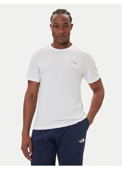 The North Face T-Shirt NSE Box NF0A8C4V Biały Regular Fit ze sklepu MODIVO w kategorii T-shirty męskie - zdjęcie 188514991