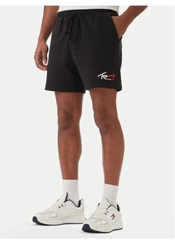 Tommy Jeans Szorty sportowe Signature DM0DM23017 Czarny Regular Fit ze sklepu MODIVO w kategorii Spodenki męskie - zdjęcie 188515142