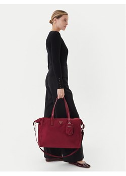 Guess Torebka Follie Travel TWNN96 76017 Czerwony ze sklepu MODIVO w kategorii Torby Shopper bag - zdjęcie 188515283