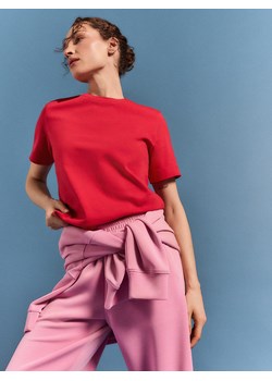 Mohito - Czerwony t-shirt z merceryzowanej bawełny - czerwony ze sklepu Mohito w kategorii Bluzki damskie - zdjęcie 188530142