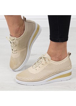 Beżowe skórzane ażurowe półbuty damskie na koturnie T.Sokolski 150 ze sklepu suzana.pl w kategorii Półbuty damskie - zdjęcie 188530891