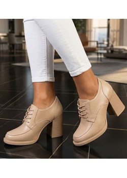 Sznurowane beżowe czółenka na słupku  /C7-3 18667 T359/ ze sklepu Pantofelek24.pl w kategorii Czółenka - zdjęcie 188532052