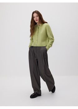 Reserved - Luźne spodnie z zakładkami - ciemnoszary ze sklepu Reserved w kategorii Spodnie damskie - zdjęcie 188534631