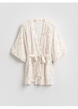 Reserved - Wzorzysty szlafrok z wiskozy - kremowy ze sklepu Reserved w kategorii Szlafroki damskie - zdjęcie 188534940