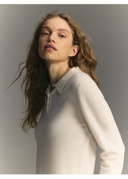 Reserved - Wełniany sweter z domieszką kaszmiru - złamana biel ze sklepu Reserved w kategorii Swetry damskie - zdjęcie 188535033