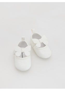 Reserved - Białe baleriny - biały ze sklepu Reserved w kategorii Balerinki dziecięce - zdjęcie 188537544