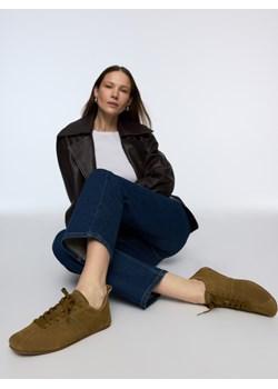 Reserved - Zamszowe sneakersy - ciemnozielony ze sklepu Reserved w kategorii Buty sportowe damskie - zdjęcie 188538812