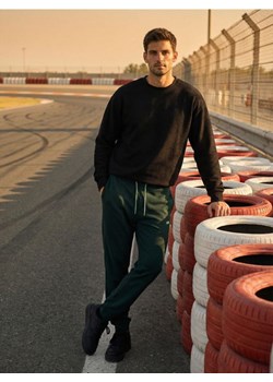 Sinsay - Spodnie dresowe jogger - zielony ze sklepu Sinsay w kategorii Spodnie męskie - zdjęcie 188542770