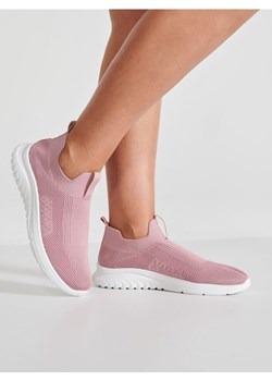 Sinsay - Wsuwane sneakersy - różowy ze sklepu Sinsay w kategorii Buty sportowe damskie - zdjęcie 188542920