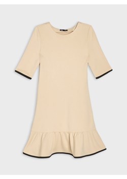 Sinsay - Sukienka mini z kontrastującą lamówką z wiskozą - kremowy ze sklepu Sinsay w kategorii Sukienki - zdjęcie 188543004