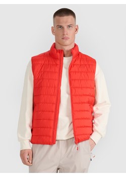 Męski bezrękawnik puchowy 4F 4FWAW25TVJAM224 - czerwony ze sklepu Sportstylestory.com w kategorii Kamizelki męskie - zdjęcie 188544413