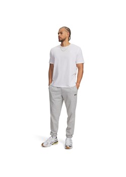 Męskie spodnie dresowe joggery Under Armour UA Rival Lightweight - szare ze sklepu Sportstylestory.com w kategorii Spodnie męskie - zdjęcie 188544580