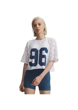 Damska koszulka z nadrukiem Under Armour UA Burnout 96 Tee - biała ze sklepu Sportstylestory.com w kategorii Bluzki damskie - zdjęcie 188544641