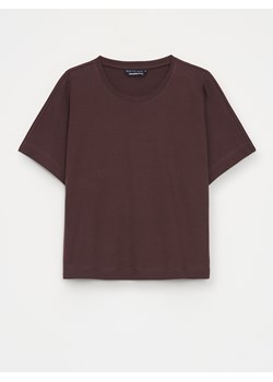 Mohito - Czekoladowy t-shirt z merceryzowanej bawełny - ciemnobrązowy ze sklepu Mohito w kategorii Bluzki damskie - zdjęcie 188545150