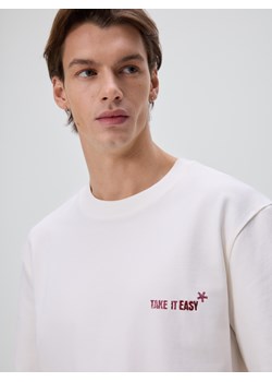 Reserved - T-shirt comfort z nadrukiem na plecach - złamana biel ze sklepu Reserved w kategorii T-shirty męskie - zdjęcie 188547150