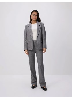 Reserved - Spodnie z dodatkiem wiskozy - jasnoszary ze sklepu Reserved w kategorii Spodnie damskie - zdjęcie 188549990