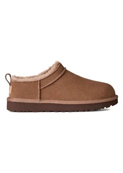 UGG Skórzane kapcie "Classic Micro" w kolorze jasnobrązowym ze sklepu Limango Polska w kategorii Kapcie damskie - zdjęcie 188577630
