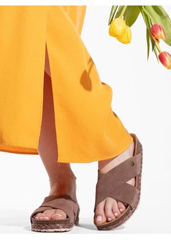 BAYTON Skórzane klapki "Burgos" w kolorze jasnobrązowym ze sklepu Limango Polska w kategorii Klapki damskie - zdjęcie 188580102