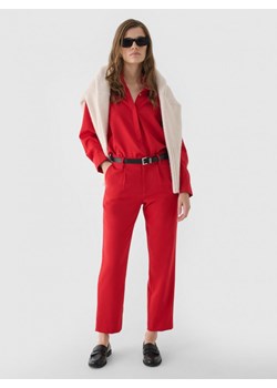 Damskie spodnie casual tkaninowe Outhorn OTHWAW24TTROF1225 - czerwone ze sklepu Sportstylestory.com w kategorii Spodnie damskie - zdjęcie 188634134