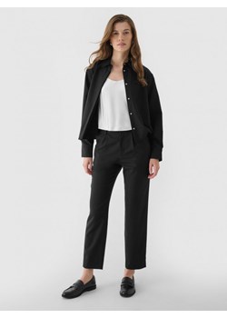 Damskie spodnie casual tkaninowe Outhorn OTHWAW24TTROF1225 - czarne ze sklepu Sportstylestory.com w kategorii Spodnie damskie - zdjęcie 188634141