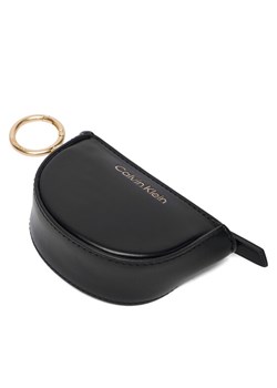 Calvin Klein Etui na klucze Ck Embossed Mini Pouch Bag Charm LV04F1190G Czarny ze sklepu MODIVO w kategorii Etui - zdjęcie 188635864