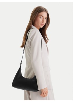 Calvin Klein Torebka Emblem Aop Perfor Lthr Bag LV04F3367G Czarny ze sklepu MODIVO w kategorii Torebki hobo - zdjęcie 188636000