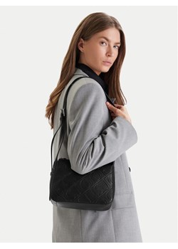 Torebka JOOP! Jeans Strambo Liah 4130001273 Czarny ze sklepu eobuwie.pl w kategorii Listonoszki - zdjęcie 188643570