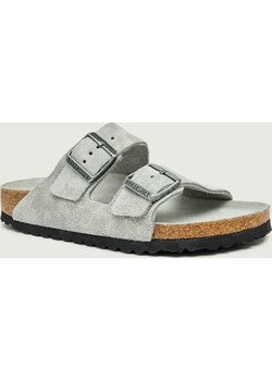 Birkenstock Klapki Arizona | zamsz | narrow fit soft footbed ze sklepu Gomez Fashion Store w kategorii Klapki damskie - zdjęcie 188647312