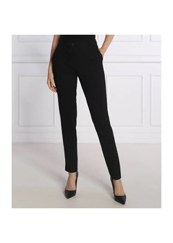 GUESS Spodnie ZOE | Slim Fit ze sklepu Gomez Fashion Store w kategorii Spodnie damskie - zdjęcie 188652652