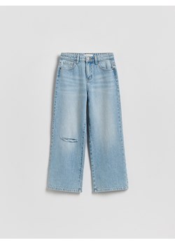 Reserved - Jeansy wide leg z przetarciem - niebieski ze sklepu Reserved w kategorii Spodnie dziewczęce - zdjęcie 188655602