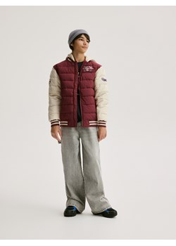 Reserved - Jeansy baggy z brelokiem - jasnoszary ze sklepu Reserved w kategorii Spodnie chłopięce - zdjęcie 188655613