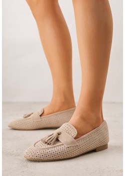 Beżowe Perforowane Mokasyny z Imitacji Zamszu Zdobione Frędzlami Vaeliane ze sklepu renee.pl w kategorii Mokasyny damskie - zdjęcie 188667390