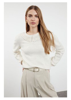 trendyol Sweter w kolorze białym ze sklepu Limango Polska w kategorii Swetry damskie - zdjęcie 188669051