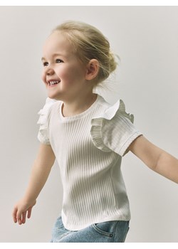 Reserved - Prążkowany t-shirt z falbankami - złamana biel ze sklepu Reserved w kategorii Bluzki dziewczęce - zdjęcie 188675912