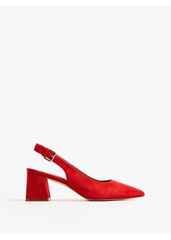 Mohito - Skórzane czółenka na słupku - czerwony ze sklepu Mohito w kategorii Czółenka - zdjęcie 188678462