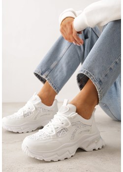 Białe Sneakersy na Grubej Podeszwie z Koronkowymi Wstawkami i Cyrkoniami Sephialle ze sklepu born2be.pl w kategorii Buty sportowe damskie - zdjęcie 188679740