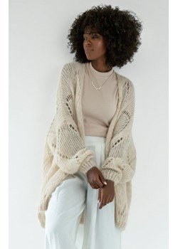 *Fobya ażurowy kardigan z wełny alpaki beżowy ze sklepu intimiti.pl w kategorii Swetry damskie - zdjęcie 188681883