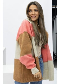 Oversizowy kardigan z kapturem i kieszeniami karmelowy Brune ze sklepu intimiti.pl w kategorii Swetry damskie - zdjęcie 188682482