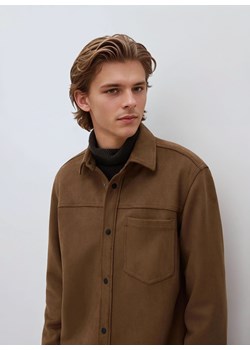 Reserved - Koszula regular z imitacji zamszu - brązowy ze sklepu Reserved w kategorii Koszule męskie - zdjęcie 188686140