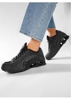 Sneakersy Nike Shox R4 AR3565 004 Czarny ze sklepu eobuwie.pl w kategorii Buty sportowe damskie - zdjęcie 188689402